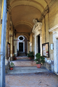 Via_Giovanni_Giolitti-Chiesa_di_S_Bibiana-Portico
