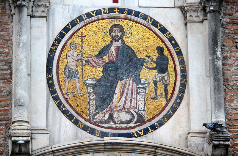 Largo della Sanit - Monastero dei Trinitari - portale (3)