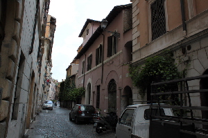 Via della Madonna dei Monti n-67-70 - Casa del XIII sec (2)