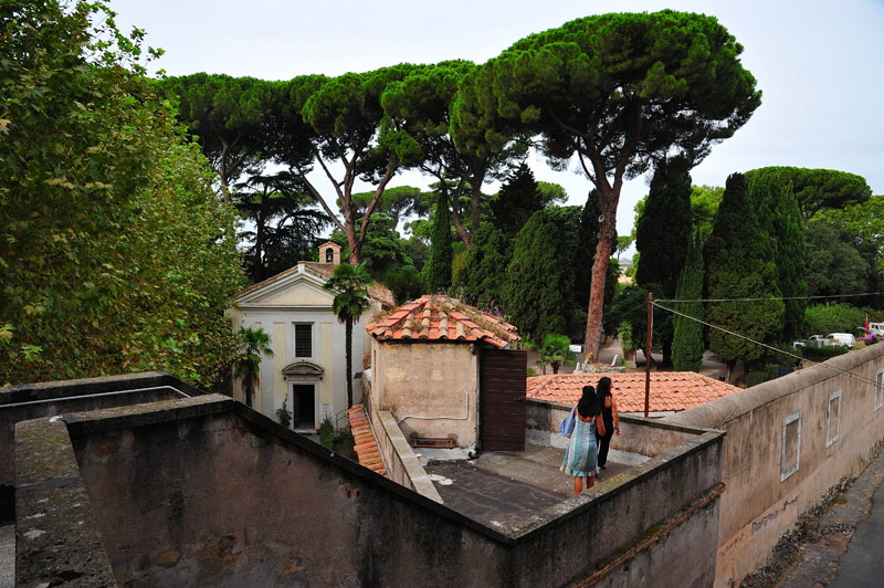 via di S Paolo della Croce - Chiesa di S Tommaso in Formis - vista dalla Cella di S Giovanni de Matha (3)