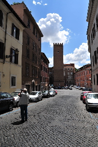 Via dei Quattro Cantoni - Vista Torre degli Arcioni poi dei Capocci (2)