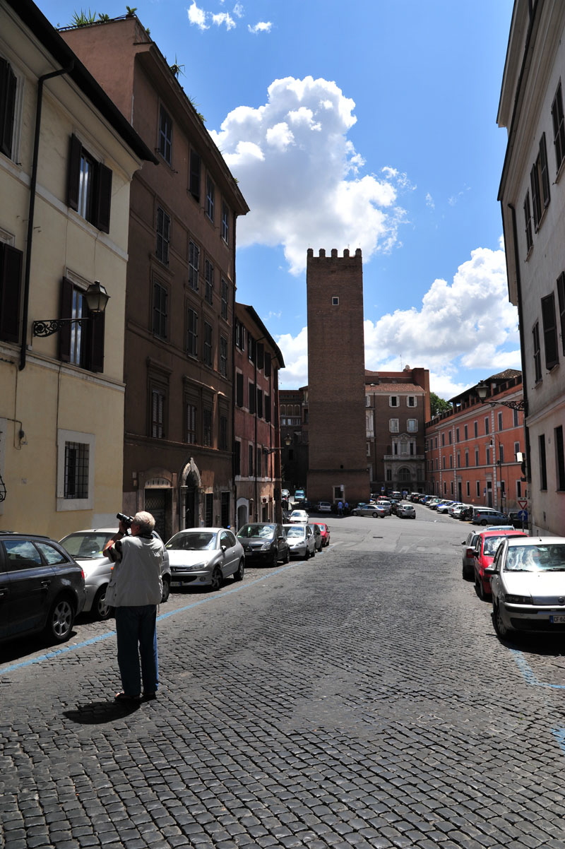 Via dei Quattro Cantoni - Vista Torre degli Arcioni poi dei Capocci (2)