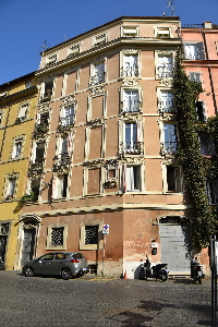 Piazza_degli_Zingari-Palazzo_al_n_30
