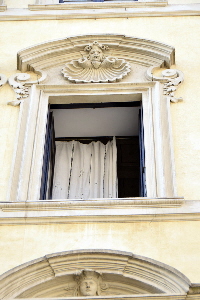 Piazza_degli_Zingari-Palazzo_al_n_55-Finestra (2)