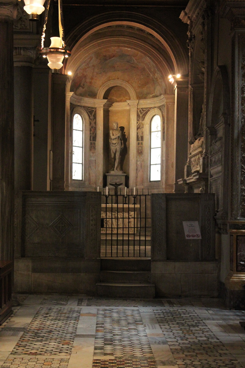 Piazza_di_S_Clemente-Basilica_di_S_Clemente-Abside_Navata_destra (2)