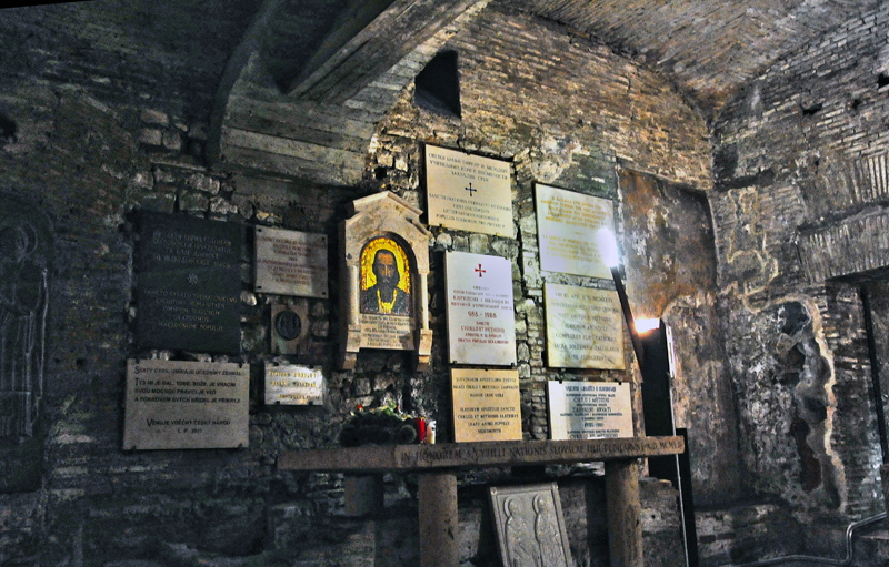 Piazza_di_S_Clemente-Basilica_di_S_Clemente-Basilica_IV_secolo (15)02