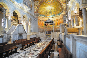 Piazza_di_S_Clemente-Basilica_di_S_Clemente-Presbiterio (4)