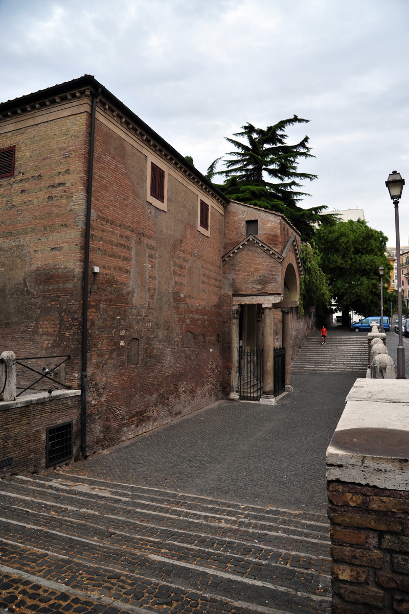 Piazza di S Clemente - Chiesa di S Clemente - Ingresso (3)