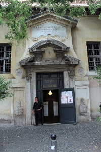 Piazza di S Clemente - Chiesa di S Clemente su via del Laterano - ingresso