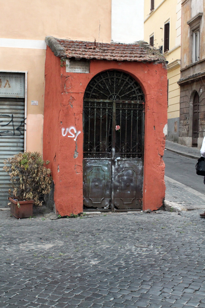 Piazza di S Clemente - Edicola (3)