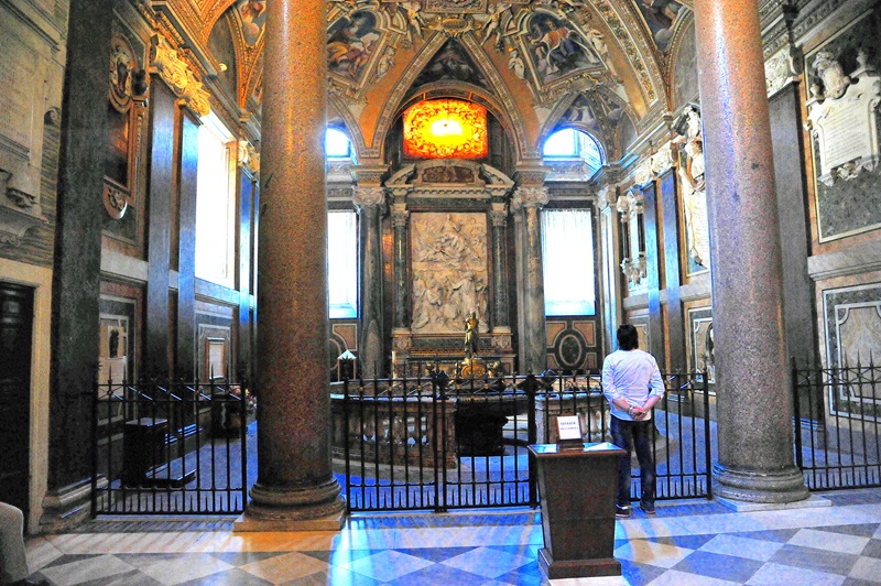 Piazza di S Maria Maggiore - Chiesa di S Maria Maggiore - Battistero (2)