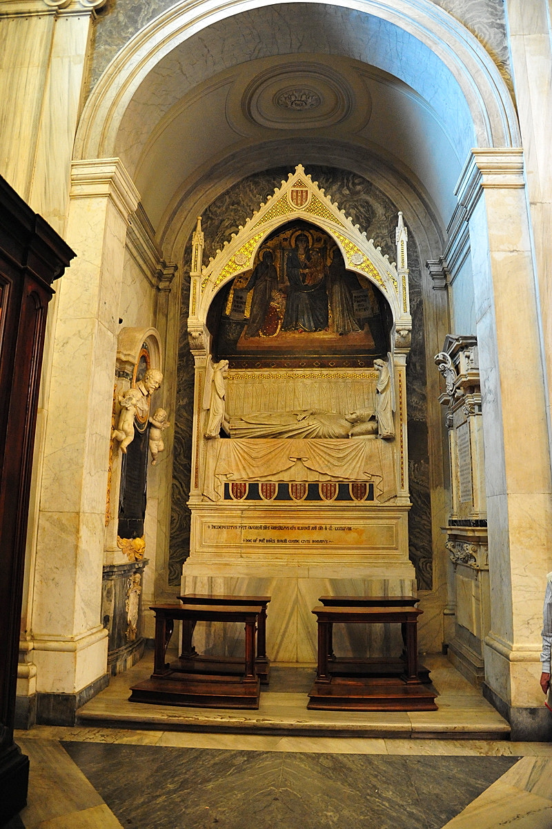 Piazza di S Maria Maggiore - Chiesa di S Maria Maggiore - Monumento_card_Gundisalvus_Roderici_Innojosa-1299
