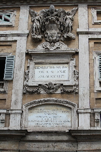 Piazza di S Maria Maggiore - Lapide Benedetto XIV - 1743