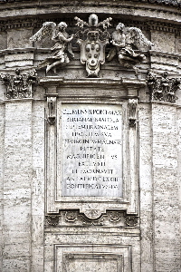 Piazza di S Maria Maggiore - Lapide Clemente X - 1673 (2)