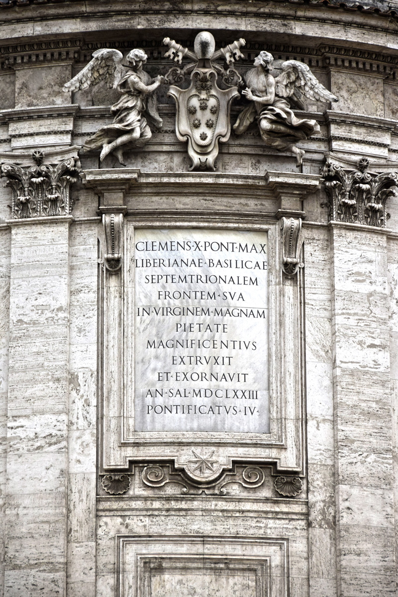 Piazza di S Maria Maggiore - Lapide Clemente X - 1673 (2)