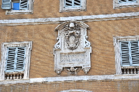 Piazza di S Maria Maggiore - Lapide Paolo V - 1605