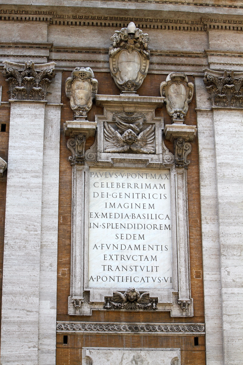 Piazza di S Maria Maggiore - Lapide Paolo V - 1605 (4)