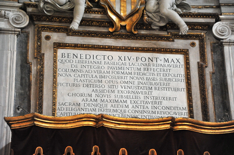 Piazza di S Maria Maggiore - Lapide di Benedetto XIV