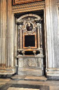 Piazza di S Maria Maggiore - Monumento cardinale Mariano Pierbenedetti - (2)