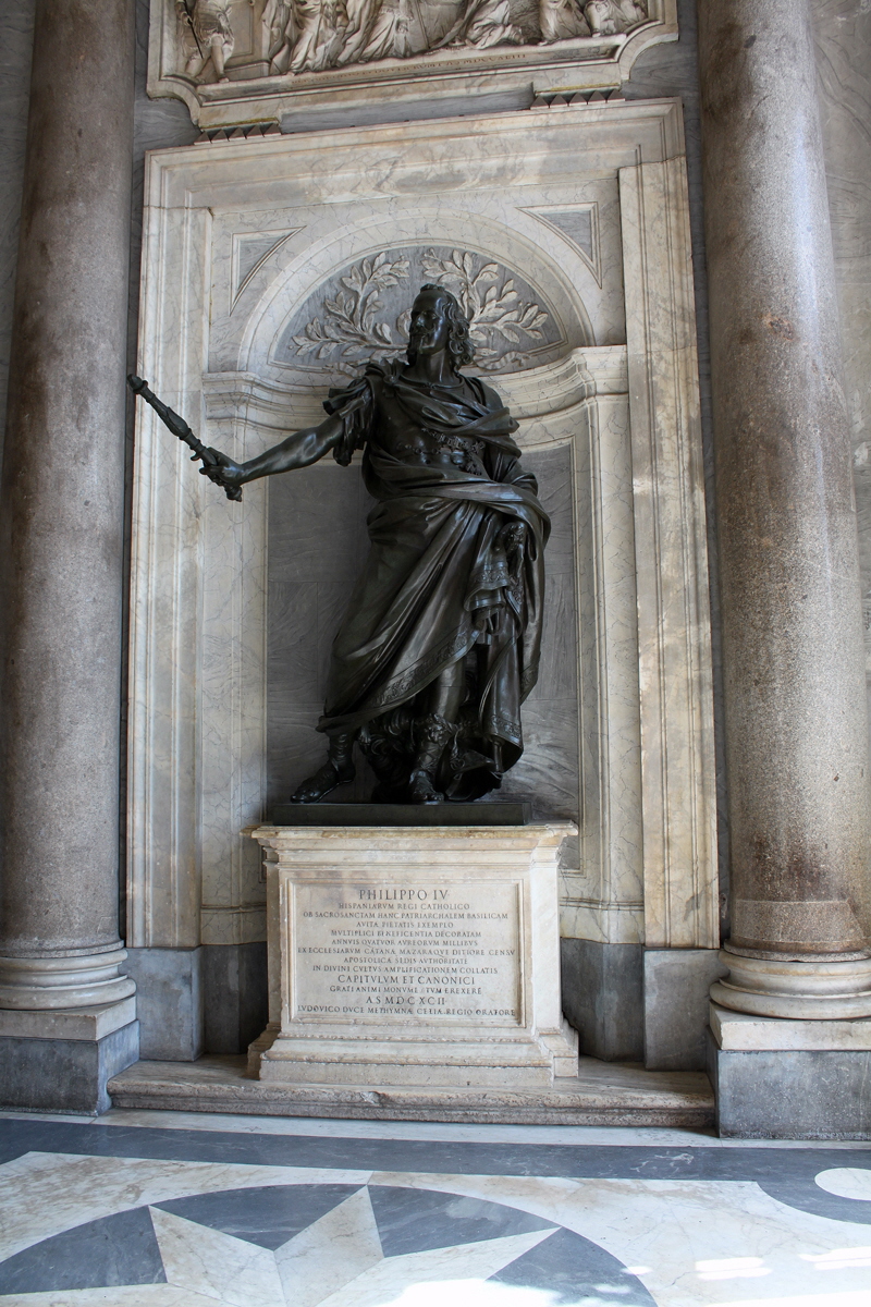 Piazza di S Maria Maggiore - Nartece S Maria Maggiore - Filippo IV di Spagna (2)