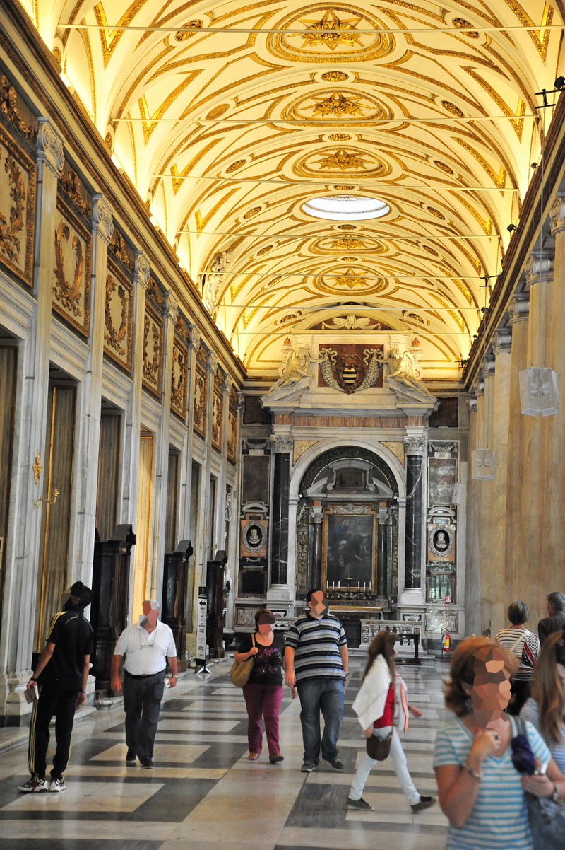Piazza di S Maria Maggiore - Navata laterale