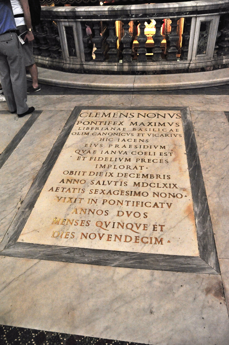 Piazza di S Maria Maggiore - Tomba di Clemente IX
