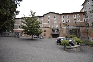 Piazza_dei_SS_Giovanni_e_Paolo-Tempio_di_Claudio (17)