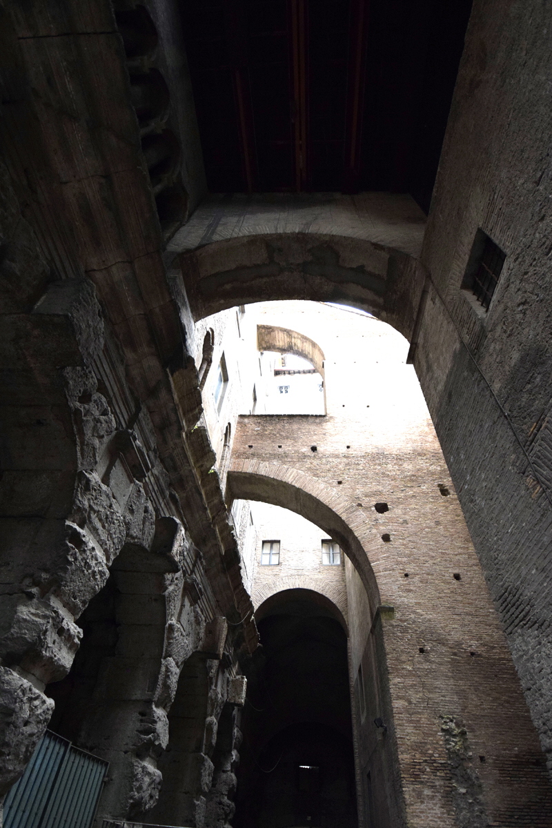 Piazza_dei_SS_Giovanni_e_Paolo-Tempio_di_Claudio (20)