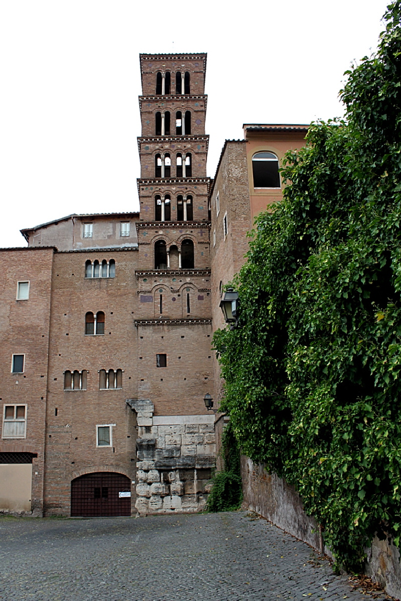 Piazza dei SS Giovanni e Paolo -  Chiesa di S Giovanni e Paolo - Campanile (2)