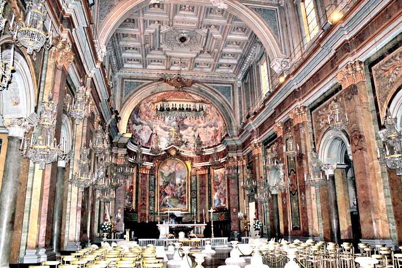 Piazza dei SS Giovanni e Paolo -  Chiesa di S Giovanni e Paolo - Navata centrale (2)_01A