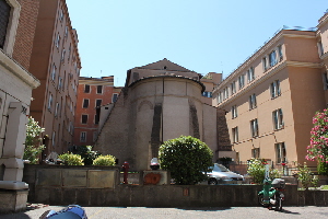 Via dei serpenti - Abside di Santa Agata dei Goti