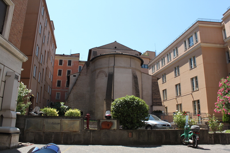 Via dei serpenti - Abside di Santa Agata dei Goti