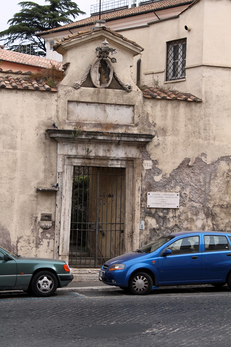 via di S Stefano Rotondo - Ingresso del cimitero dello Ospedale per le donne - oggi in via del Laterano