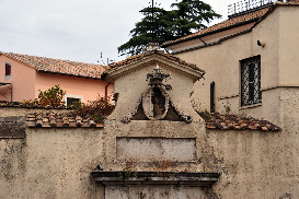 via di S Stefano Rotondo - Ingresso del cimitero dello Ospedale per le donne - oggi in via del Laterano (3)