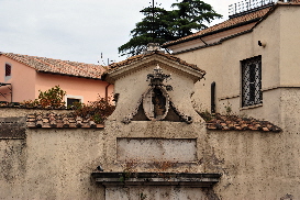 via di S Stefano Rotondo - Ingresso del cimitero dello Ospedale per le donne - oggi in via del Laterano (3)