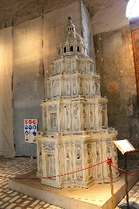 via di S Stefano Rotondo - chiesa di S Stefano Rotondo - Modello di una soluzione per S Pietro