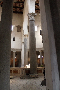 via di S Stefano Rotondo - chiesa di S Stefano Rotondo - interno (7)