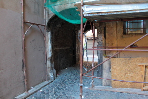 Arco_degli_Acetari-Colonna_paracarro (4)