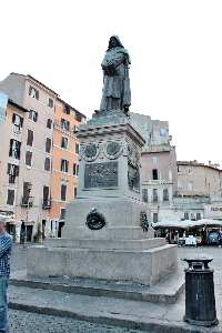 Campo_de_Fiori-Monumento_a_Giordano_Bruno (10)