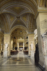 Piazza_della_Cancelleria-Chiesa_di_S_Lorenzo_in_Damaso-Transetto (3)