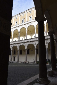 Piazza_della_Cancelleria-Palazzo_omonimo-Cortile (7)