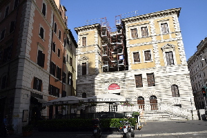 Via_dei_Baullari-Palazzo_Le_Roy_al_n_168 (3)