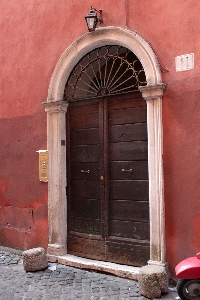 Vicolo_dei_Bovari-Palazzo_al_n_11-Portone