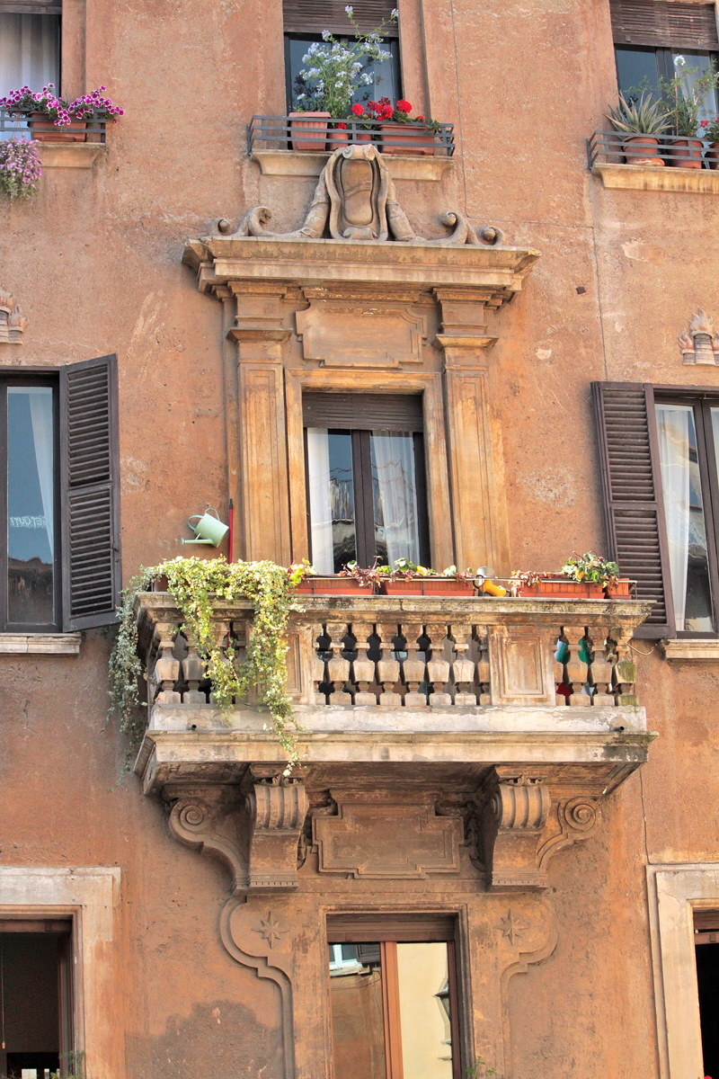 Largo_del_Pallaro-Palazzo_Azzurri_al_n_5-Balcone