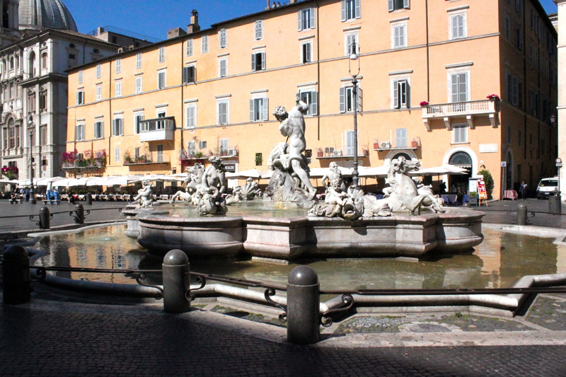 Piazza_Navona-Fontana del_Nettuno (6)