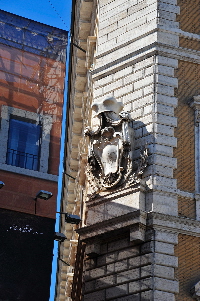 Piazza_Navona-Retro_Palazzo_Braschi_Stemma