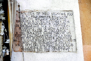 Piazza_pollarola-Palazzo_al_n_40-Editto-Pio_VI-1775