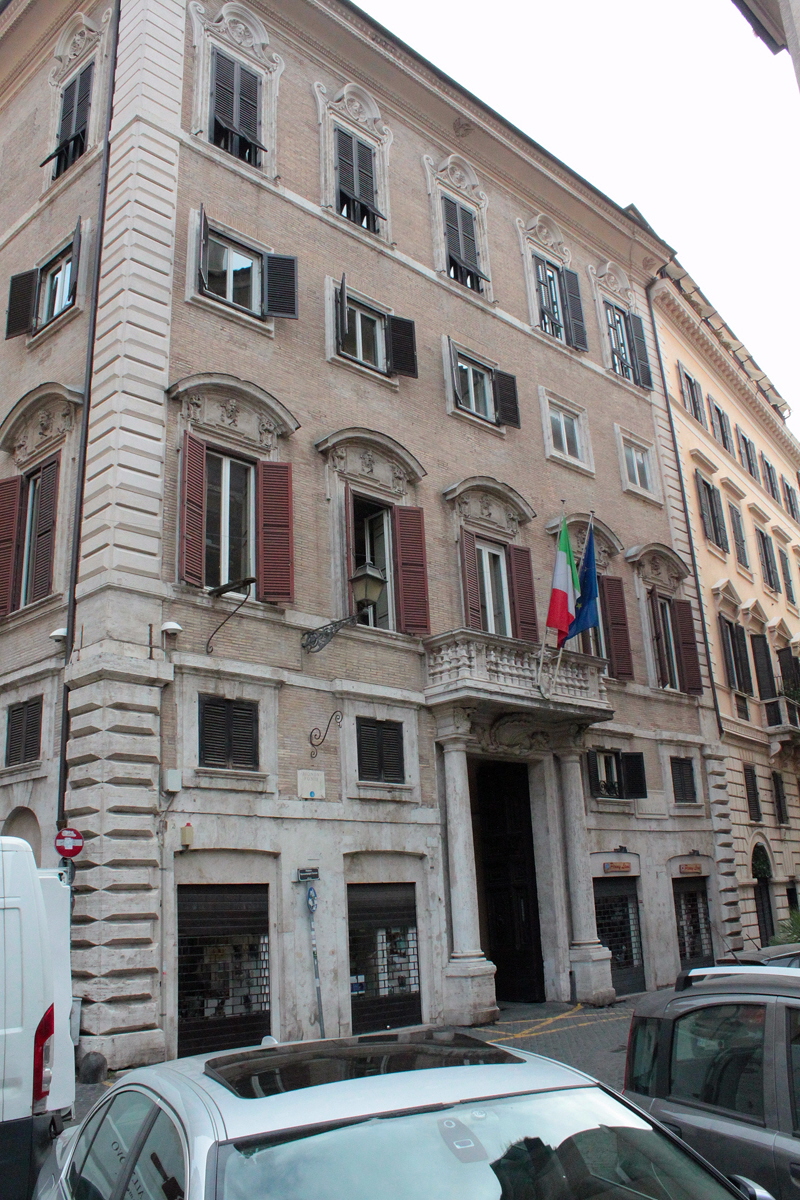 Via_del_Governo_Vecchio-Palazzo_Boncompagni-Corcos_al_n_3