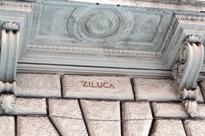 Via_del_Governo_Vecchio-Palazzo_al_n_121-Propriet_della_famiglia_Ziluca