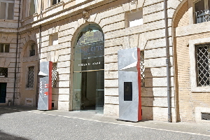 Piazza_S_Pantaleo-Palazzo_Braschi-Cortile